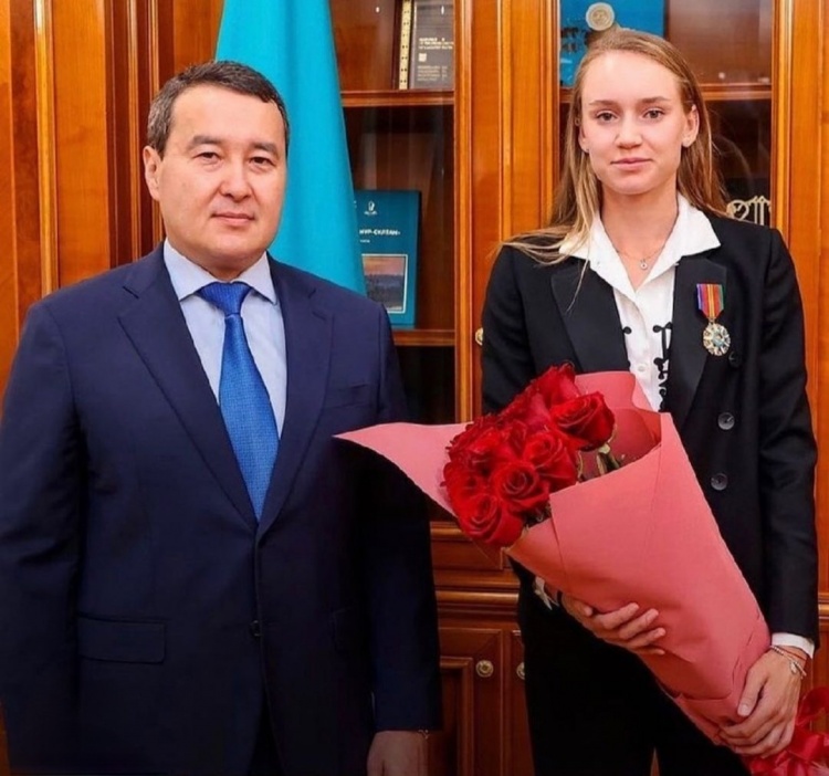 名球員的受 名球員的受