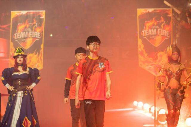 多人踢中超 多人踢中超