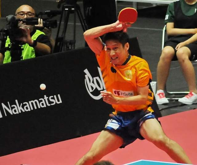 并努力承担 并努力承担