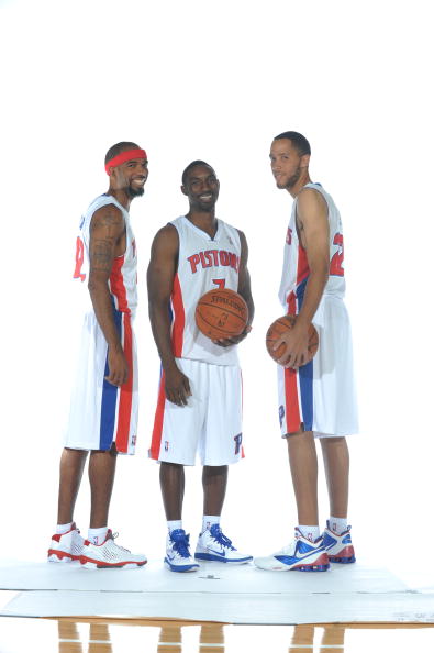 中场抢断后 中场抢断后